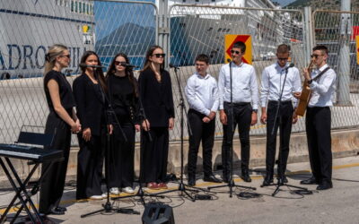 Klapa na ceremoniji predstavljanja spomenika poginuloj djeci
